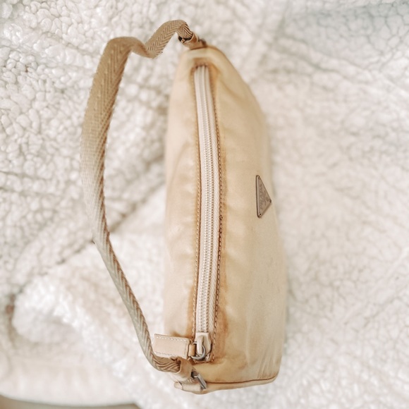 ✨SOLD✨ Prada Vintage Nylon Handbag Pouch - Picture 5 of 7